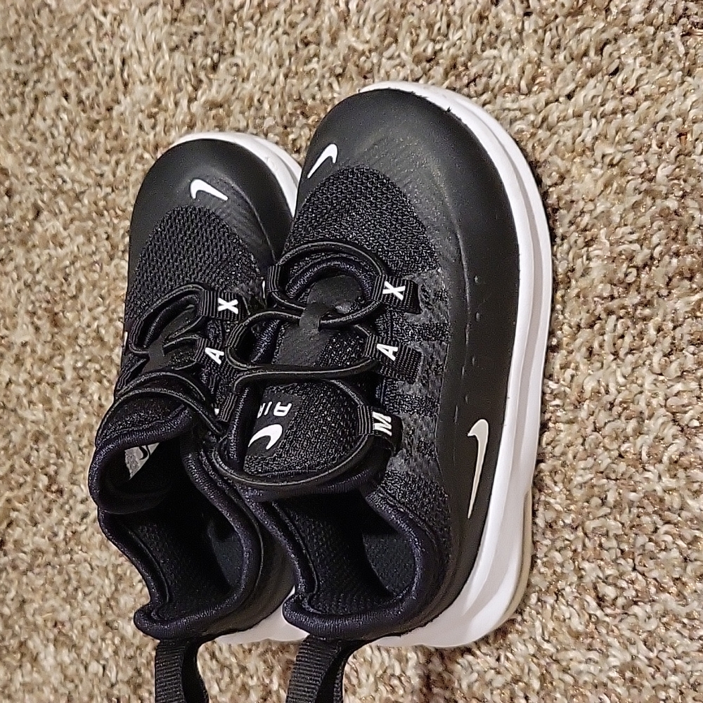 Sneakers - Picture 2 of 3